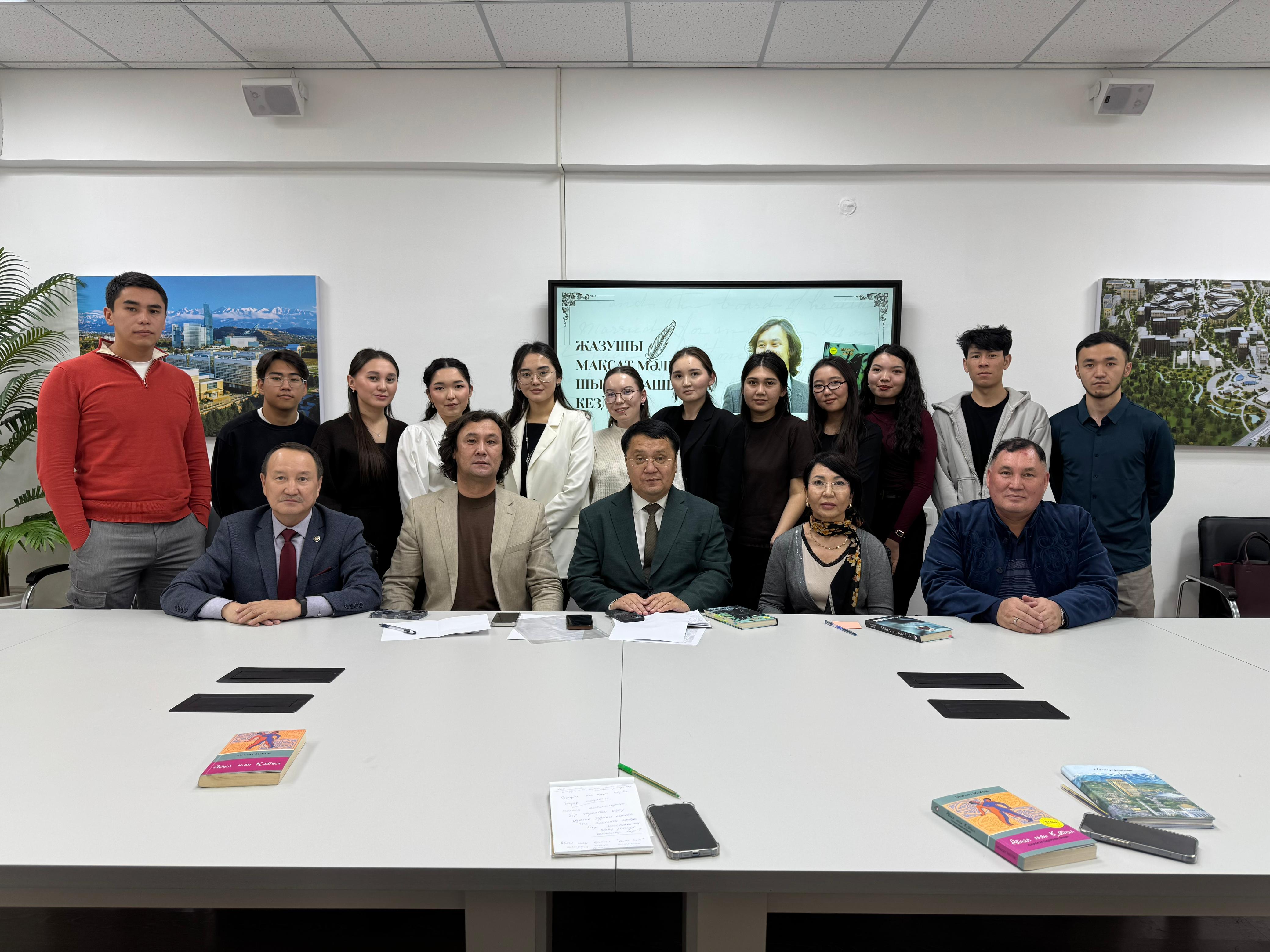 ТДМ №4: Жазушы Мақсат Мәлікпен шығармашылық кездесу өтті